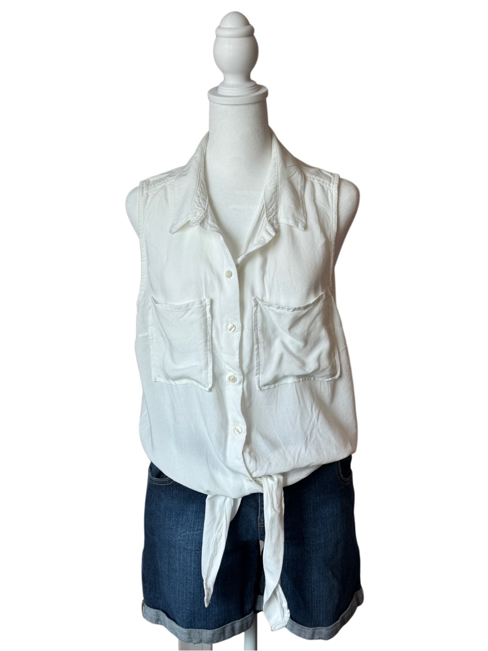 H&M White Sleeveless Tie Front Button Front Blouse Size 12 100% Viscose
